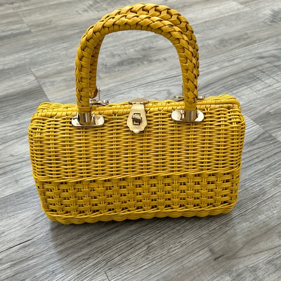 Marcus Brothers Handbags - Vintage Marcus Brothers Yellow Wicker Handbag